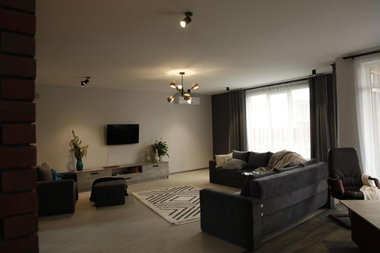 Uzhorod 3 Room Lovely House Exterior photo
